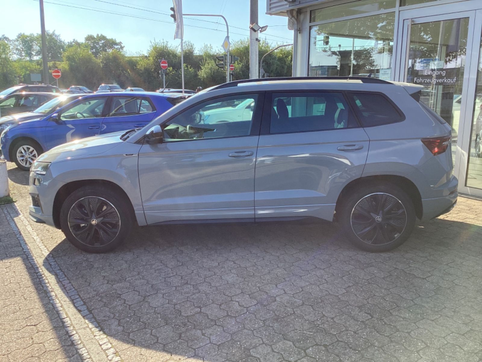 Fahrzeugabbildung SKODA Karoq Sportline 1.5 TSI DSG Navi Tempomat AHK