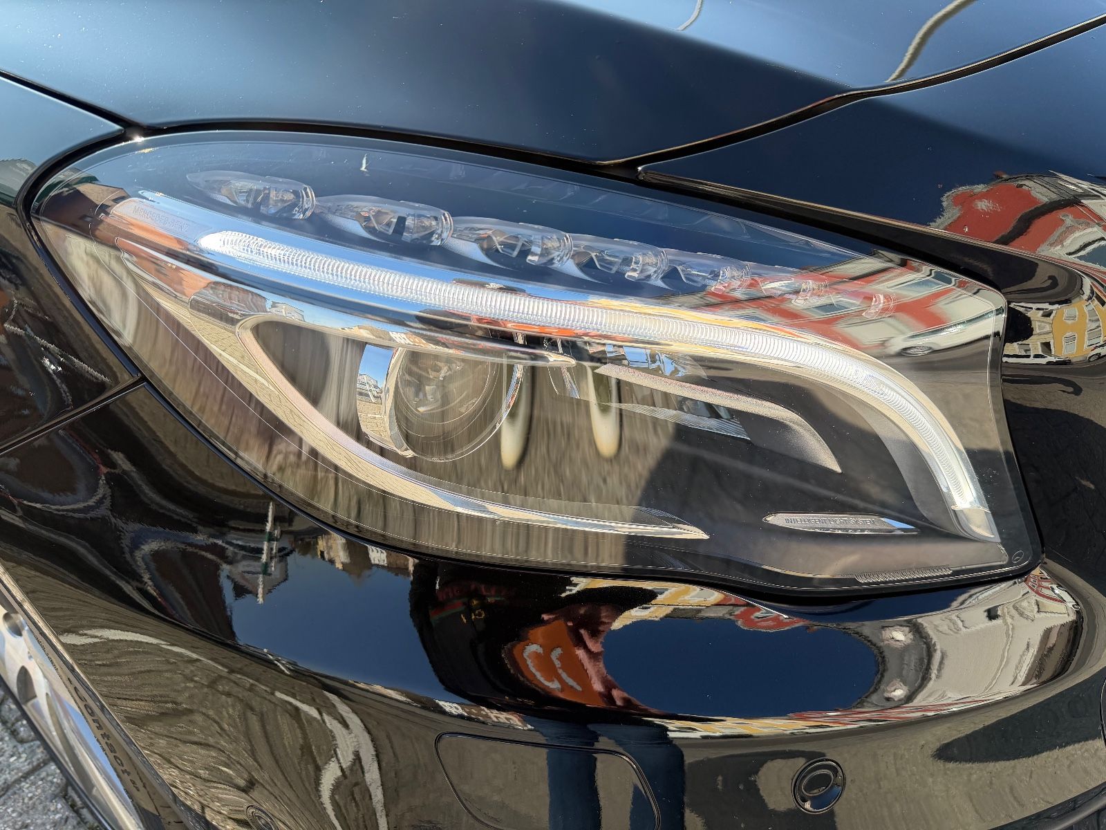 Fahrzeugabbildung Mercedes-Benz GLA 45 AMG 4Matic AERO KIT PANORAMA KLAPPE