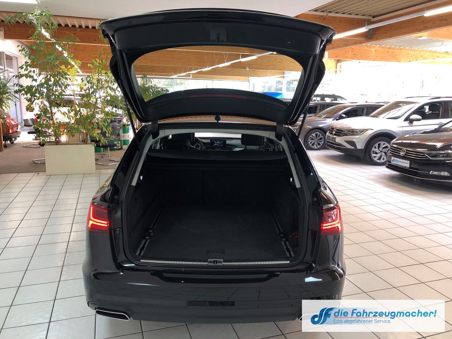 Fahrzeugabbildung Audi A6 Avant 2.0 TDI ultra Navi Bi-Xenon El. Heckkla