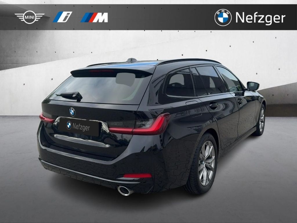 BMW 320 d Touring PDC Live Cockpit Professional foto 4