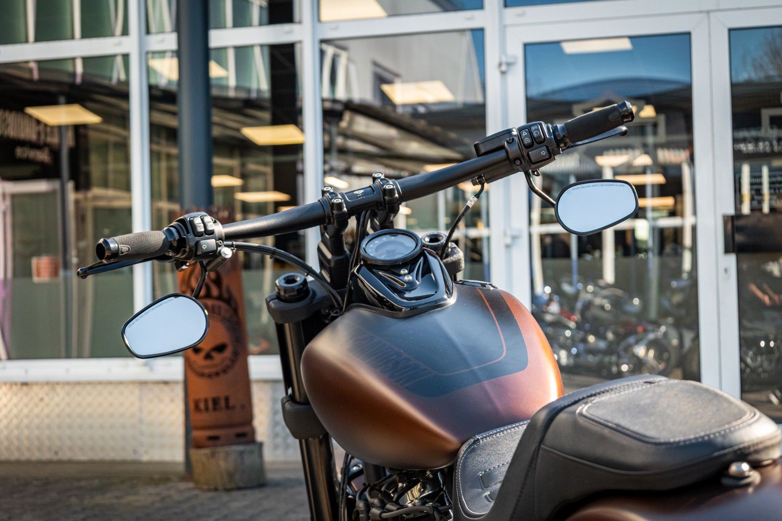 Fahrzeugabbildung Harley-Davidson FXFBS FAT BOB 114 CUI SOFTAIL - Penzl -