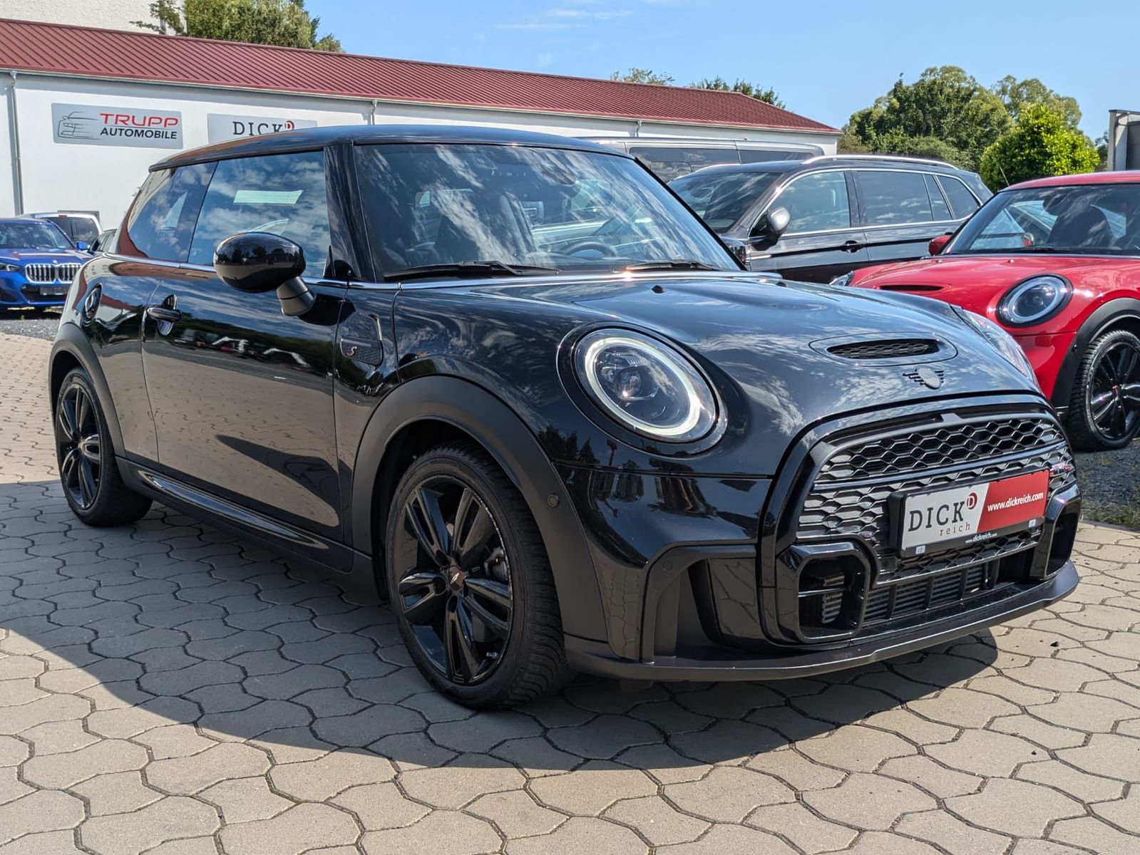 Fahrzeugabbildung MINI Cooper S John JCW Trim PANO/LED/ACC/KAMERA