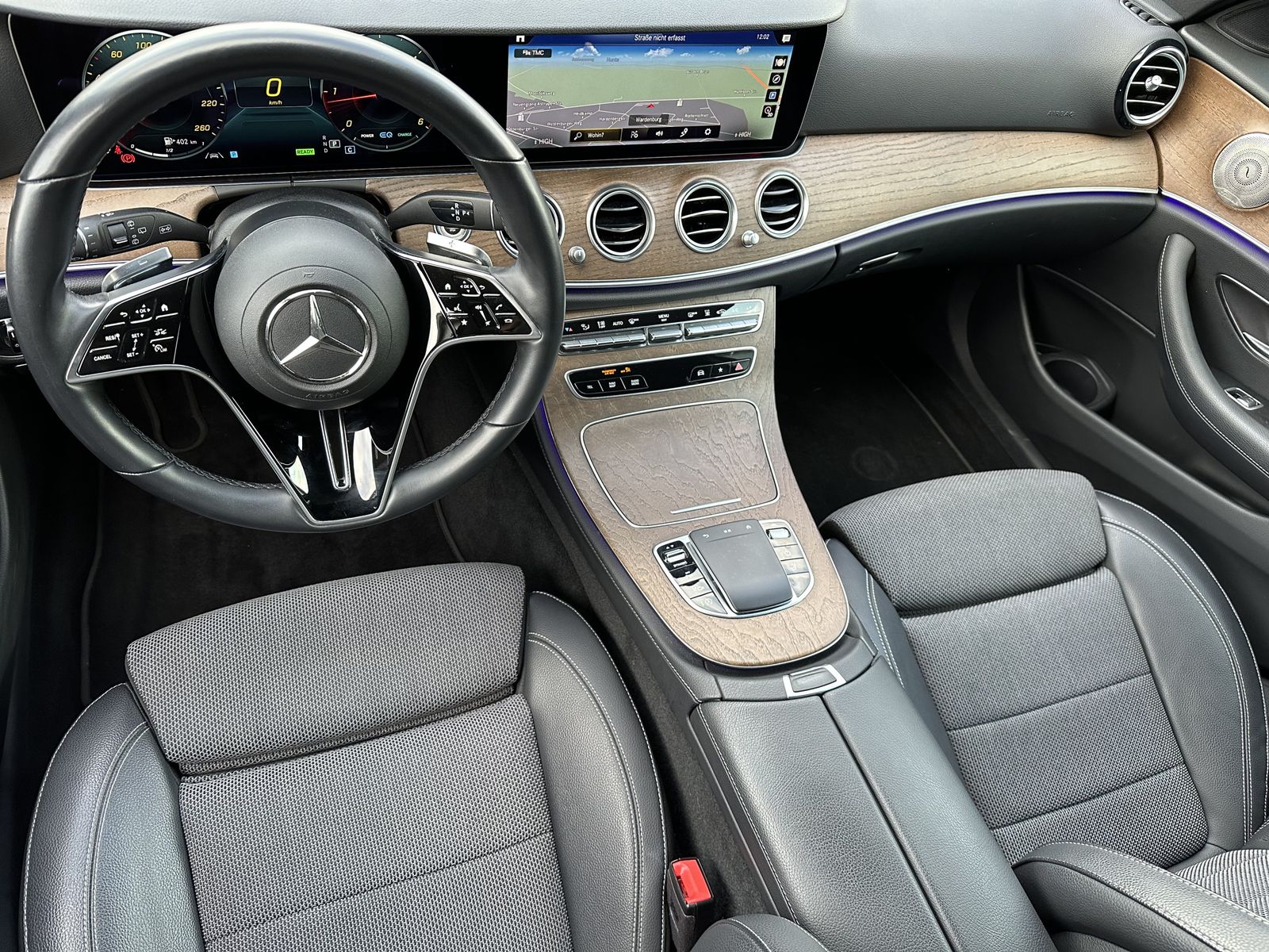 Fahrzeugabbildung Mercedes-Benz E 300d T Avantgarde 4M NAV+LED+AHK+BURMESTER+ACC