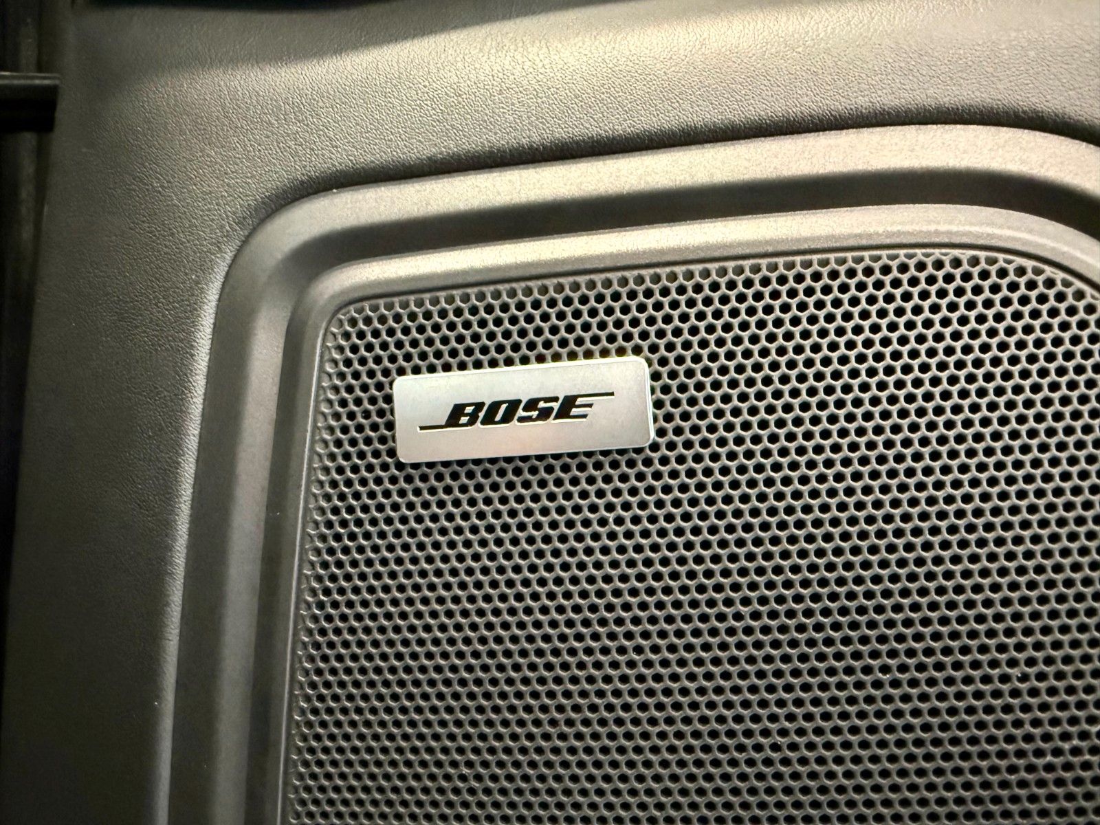 Fahrzeugabbildung Porsche Macan S Keyless/BOSE/360View/SportChrono