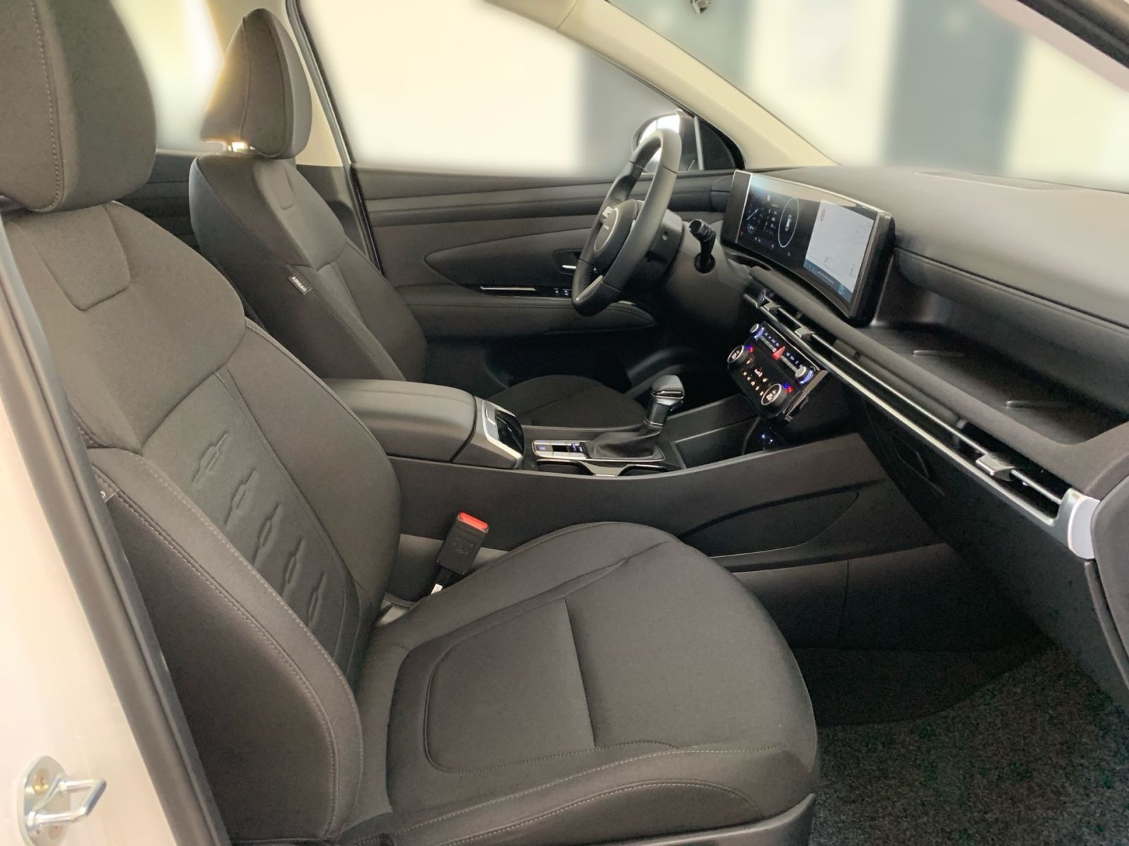 Fahrzeugabbildung Hyundai TUCSON 1.6 T-GDI 7-DCT Select Navi LED