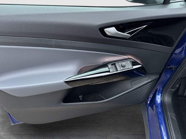 ID.4 PURE MATRIX NAVI APP.CON AHK DAB+PDC LED AL