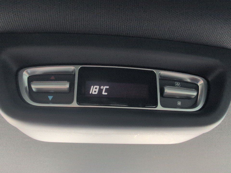 Fahrzeugabbildung Mercedes-Benz V300d 4MAT 7S AVANTG LANG AHK PANO STANDH BURMES