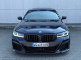 BMW M550i xDrive Tansanitblau VOLL - gebrauchte BMW M550 aus dem Jahr 2020