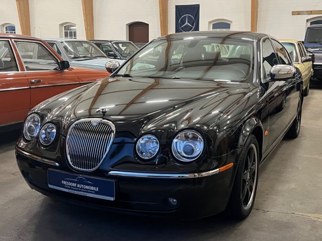 Jaguar S-Type 4.2 V8 Executive, gepfl. Rentnerfahrzeug