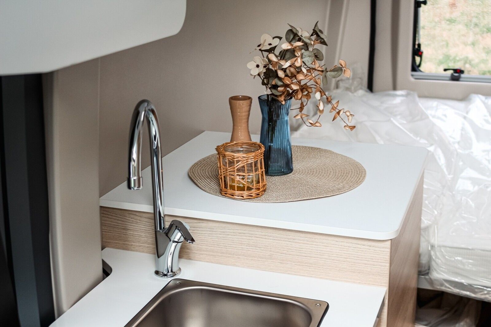 Fahrzeugabbildung Chausson Van First Line V594L Dörr Black-Edition exklusiv