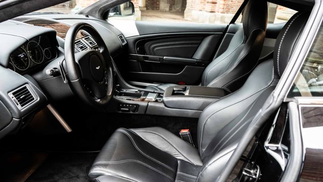 Fahrzeugabbildung Aston Martin DBS 6.0 Carbon Black/1. Hd/Dt./Sammler