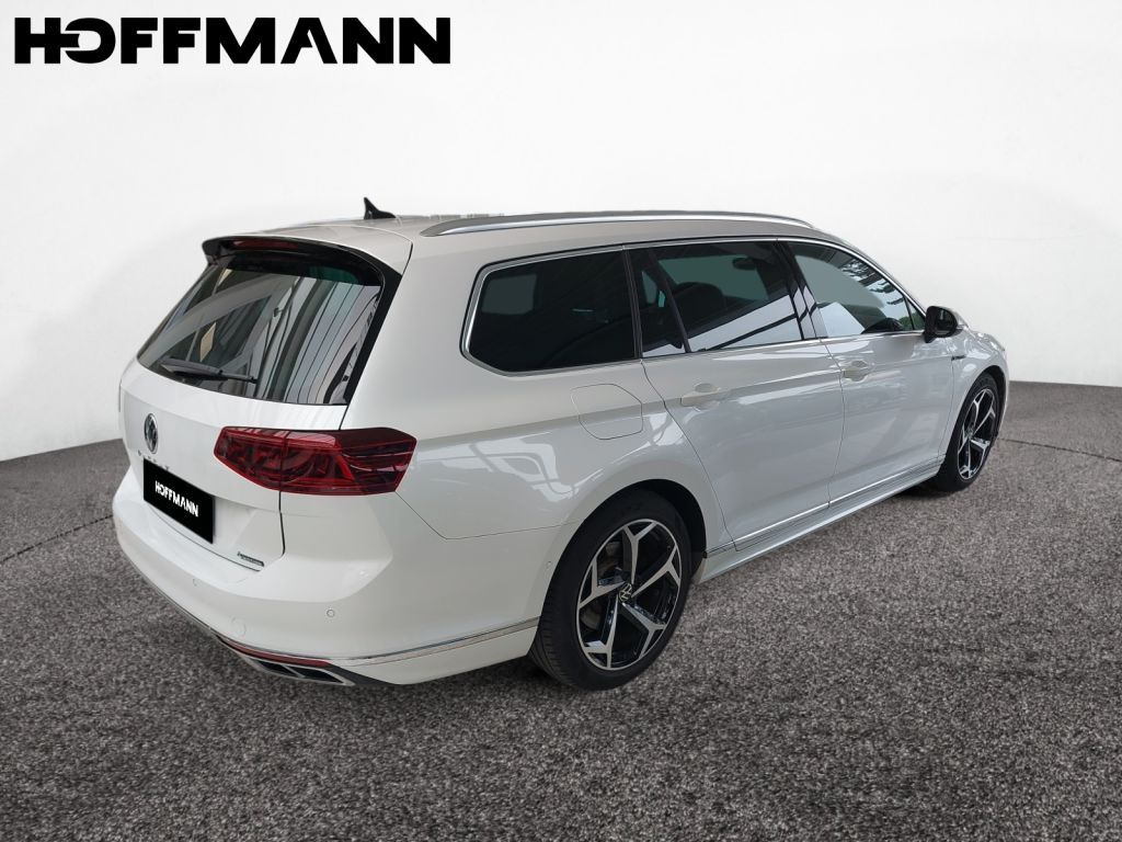 Fahrzeugabbildung Volkswagen Passat Variant 2.0 TDI DSG 4Motion Elegance R-Li