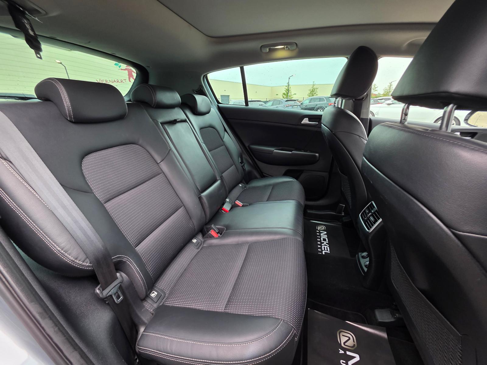 Kia Sportage Spirit 4WD*Bi-Led*Kamera*Pano*Leder*AHK