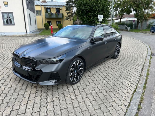 BMW i5 M60 xDrive/MSportPRO/VOLL/CARBON/M-Fahrw.Prof