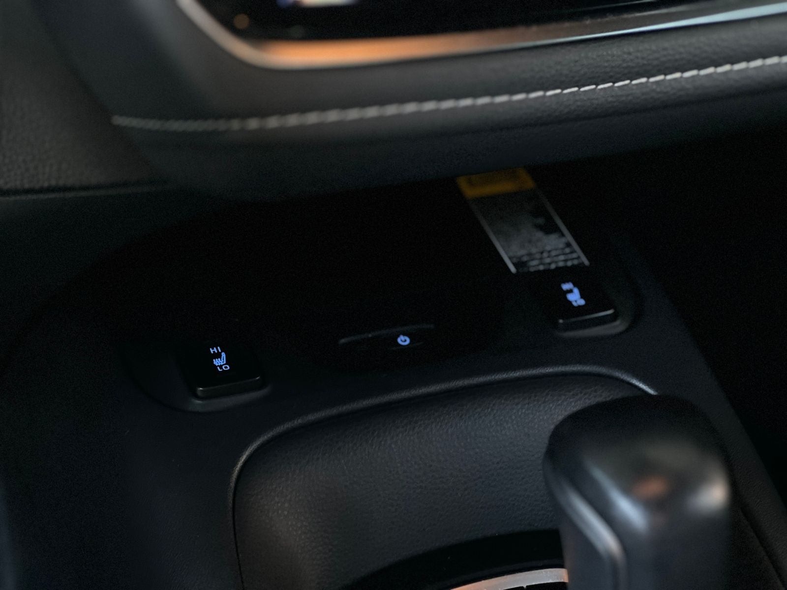 Fahrzeugabbildung Toyota Corolla 2.0 Hybrid Team D JBL LED RFK NAVI SHZ