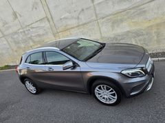 MERCEDES-BENZ GLA 200 1,6 Benzin Navi Automatik 80Tkm TÜV01/28
