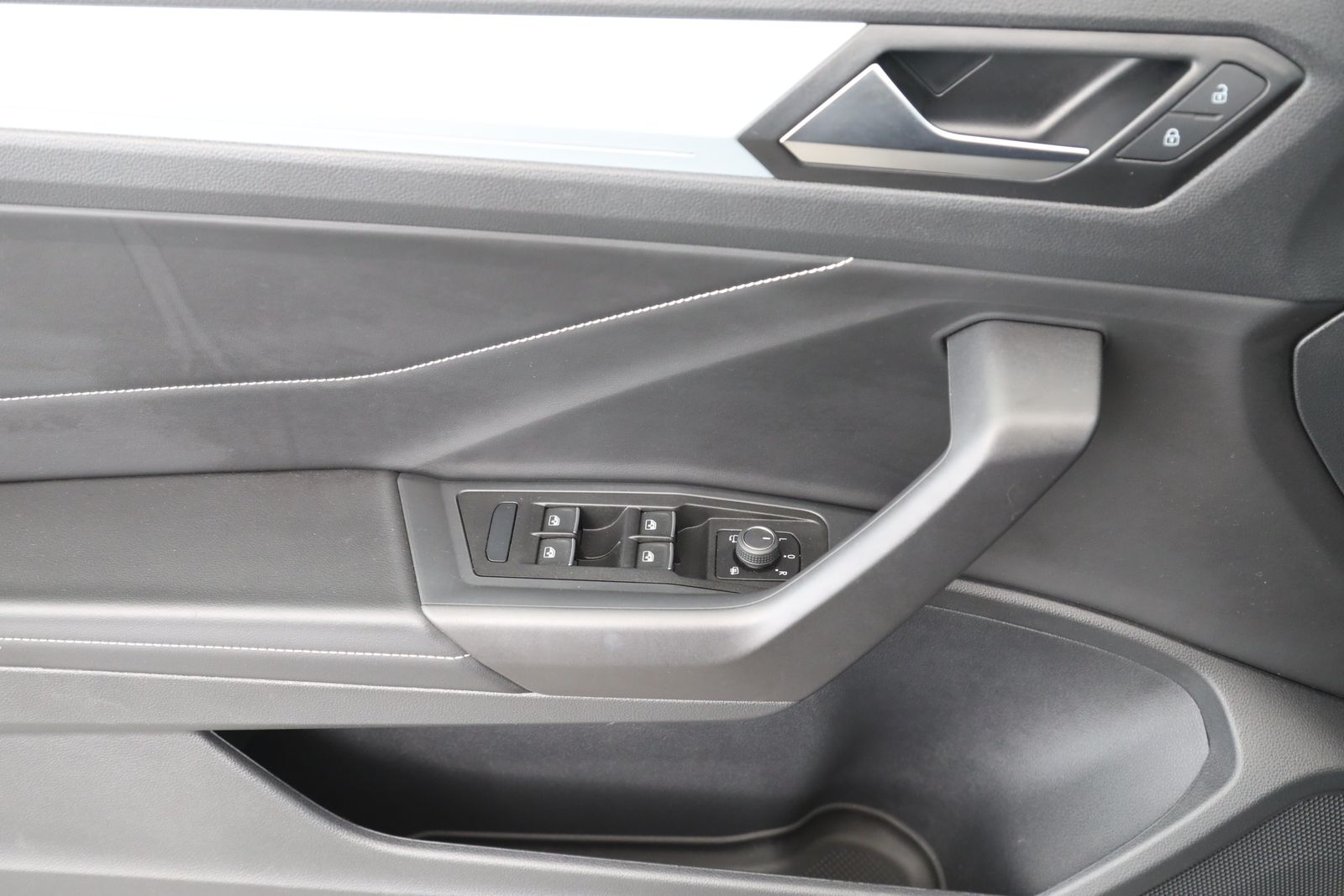 Volkswagen T-Roc - Bild 17