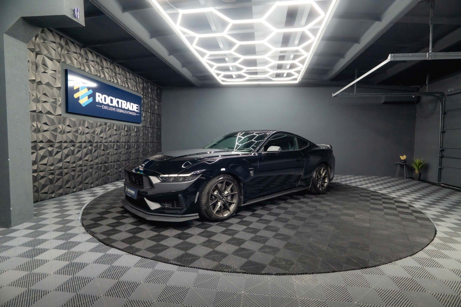 Fahrzeugabbildung Ford Mustang 5.0 Ti-VCT V8 Dark Horse TREMEC 6-Gang