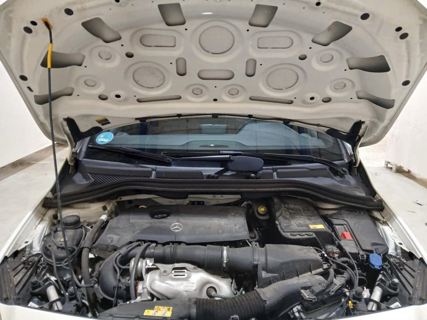 Mercedes-Benz B 180 EXKLUSIVE LEDER