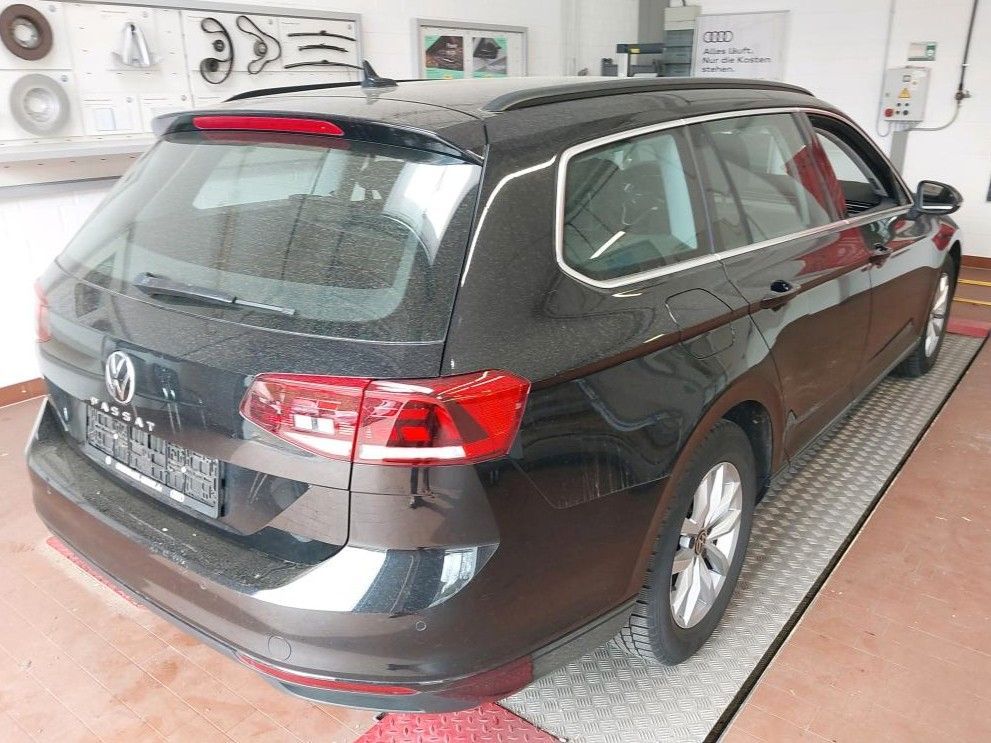 Volkswagen Passat - Bild 6