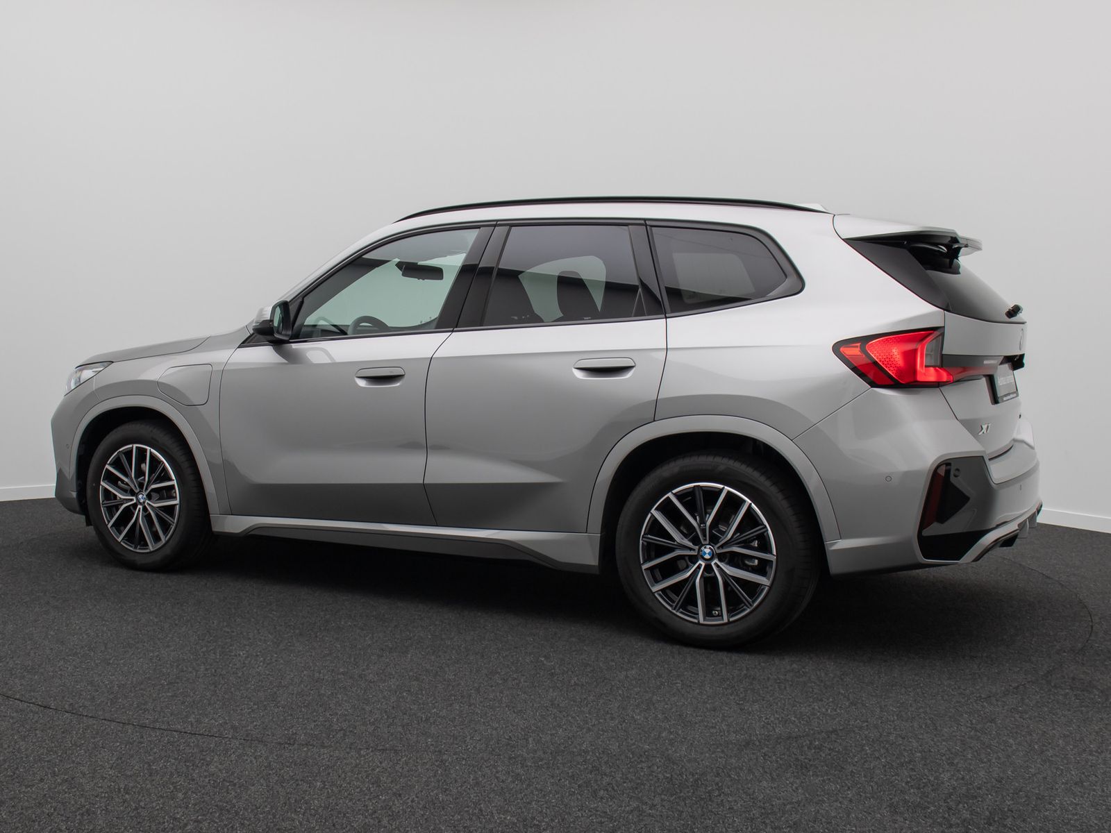 Fahrzeugabbildung BMW X1 xD25e M Sport DAB Kamera H/K Panorama 18Zoll