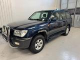 Toyota Land Cruiser 4.7 V8 Special Auto 7 Sitzer J100 - Toyota Land Cruiser mit Benzin-Antrieb: Geländewagen, Automatik