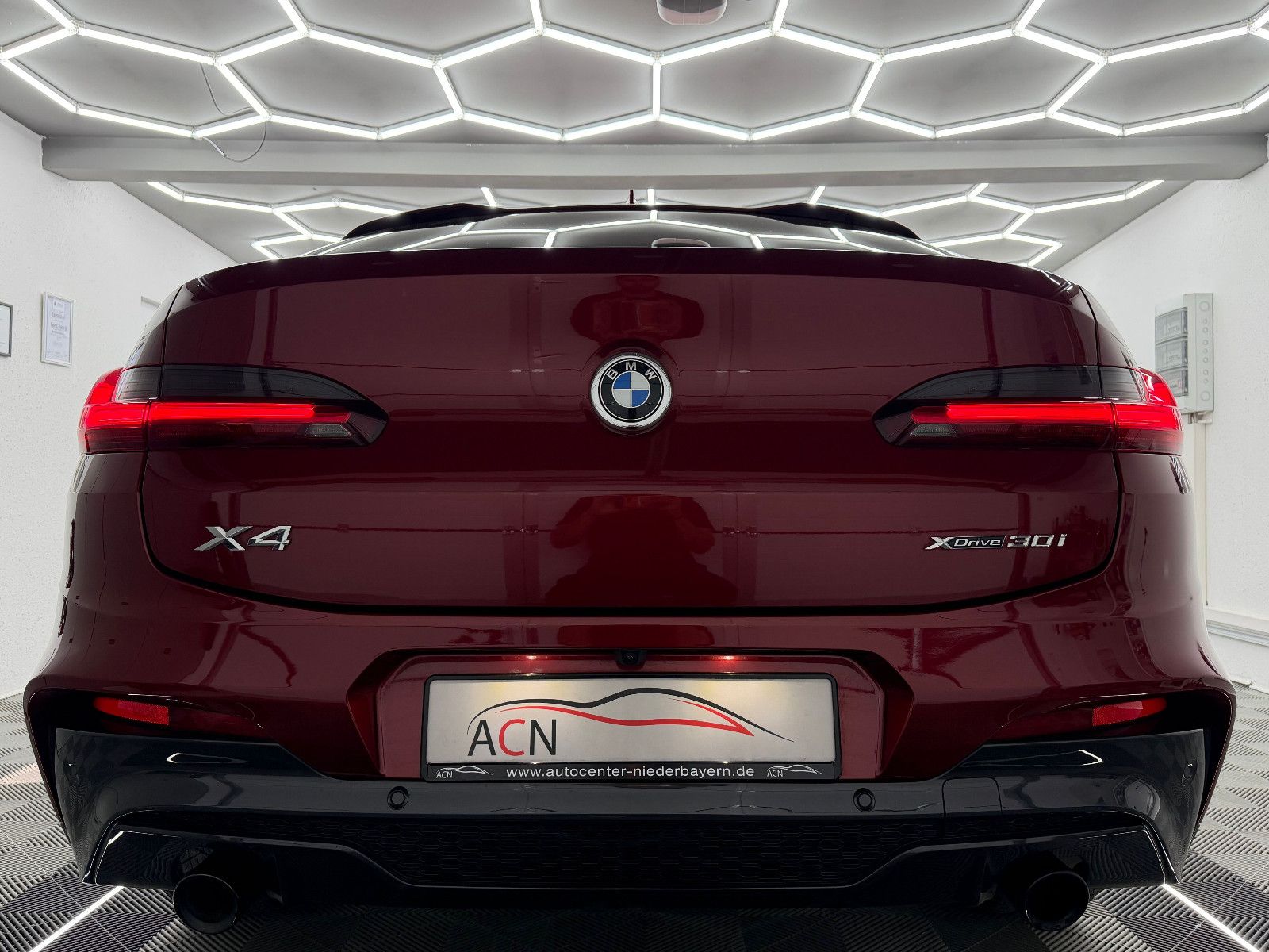 Fahrzeugabbildung BMW X4 xDrive 30 i M SPORT/LED/ NAVI PROF/HuD/1.HAND