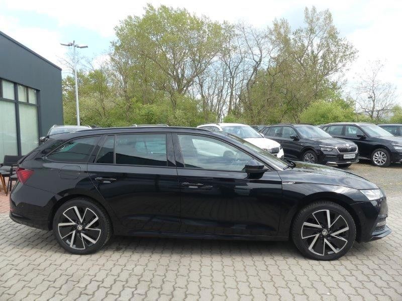 Fahrzeugabbildung SKODA Octavia Combi 2.0 TDI DSG Sportline *LED*PAN*KAM