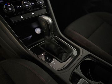 Volkswagen Touran - 12
