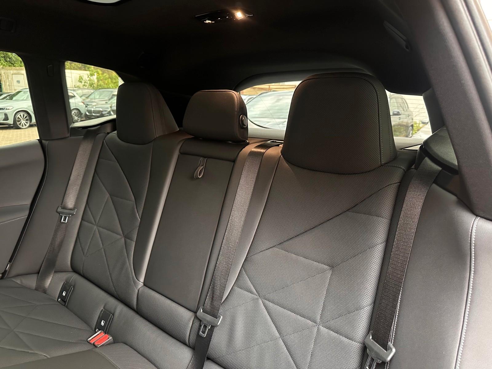 BMW iX xDrive40 M Sport PANO-SKY*AHK*DA-Prof*360°