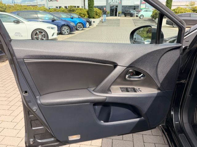 Toyota Avensis Kombi Business Edition Standheizung