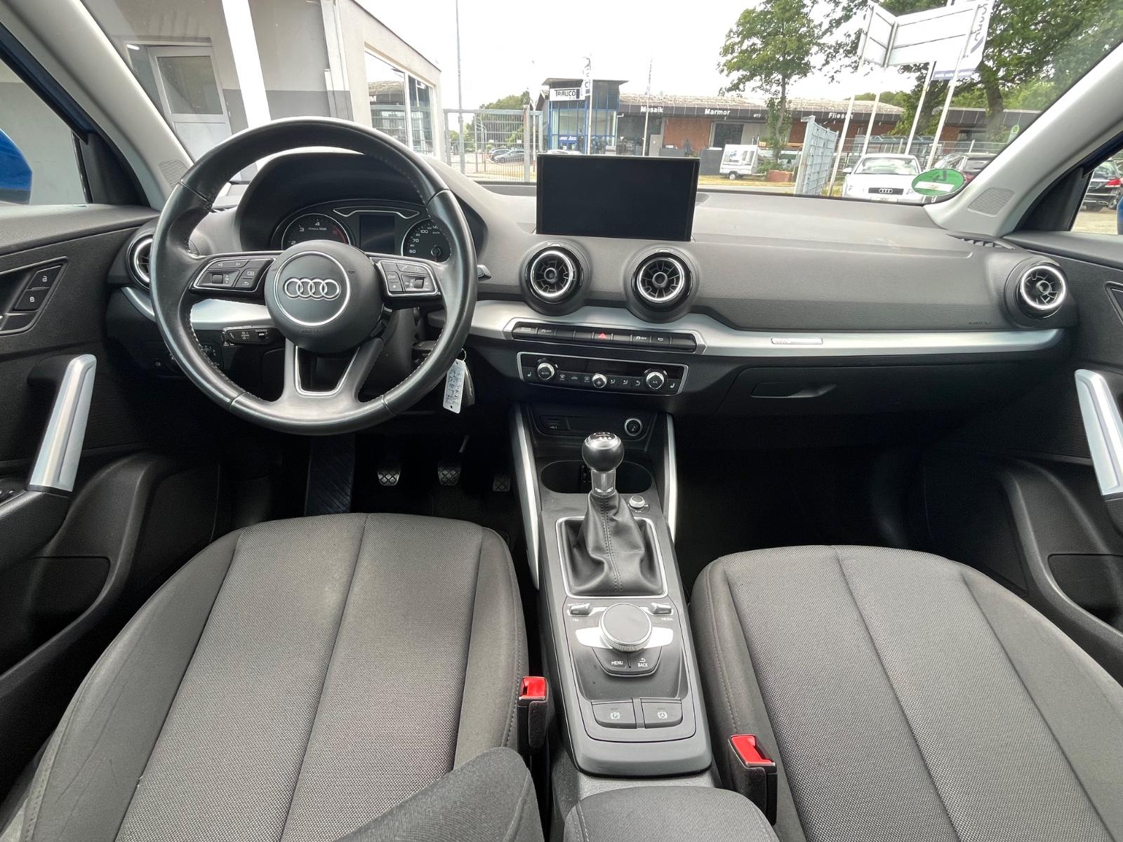 Audi Q2  sport basis Sitzheizung Bluetooth USB Navi