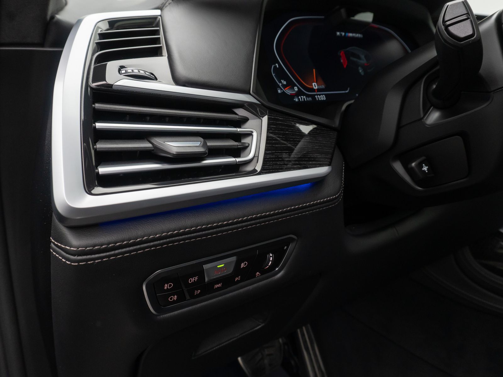 Fahrzeugabbildung BMW X7 M50i 360°HUD B&W Massage FondEnt 22Zoll Voll