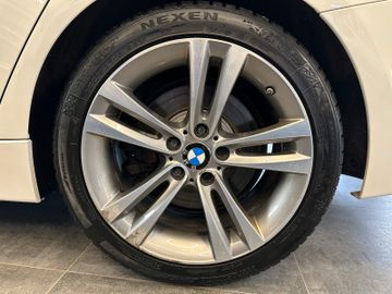BMW 330 Touring *Sport Line*Navi*Bi Xenon*