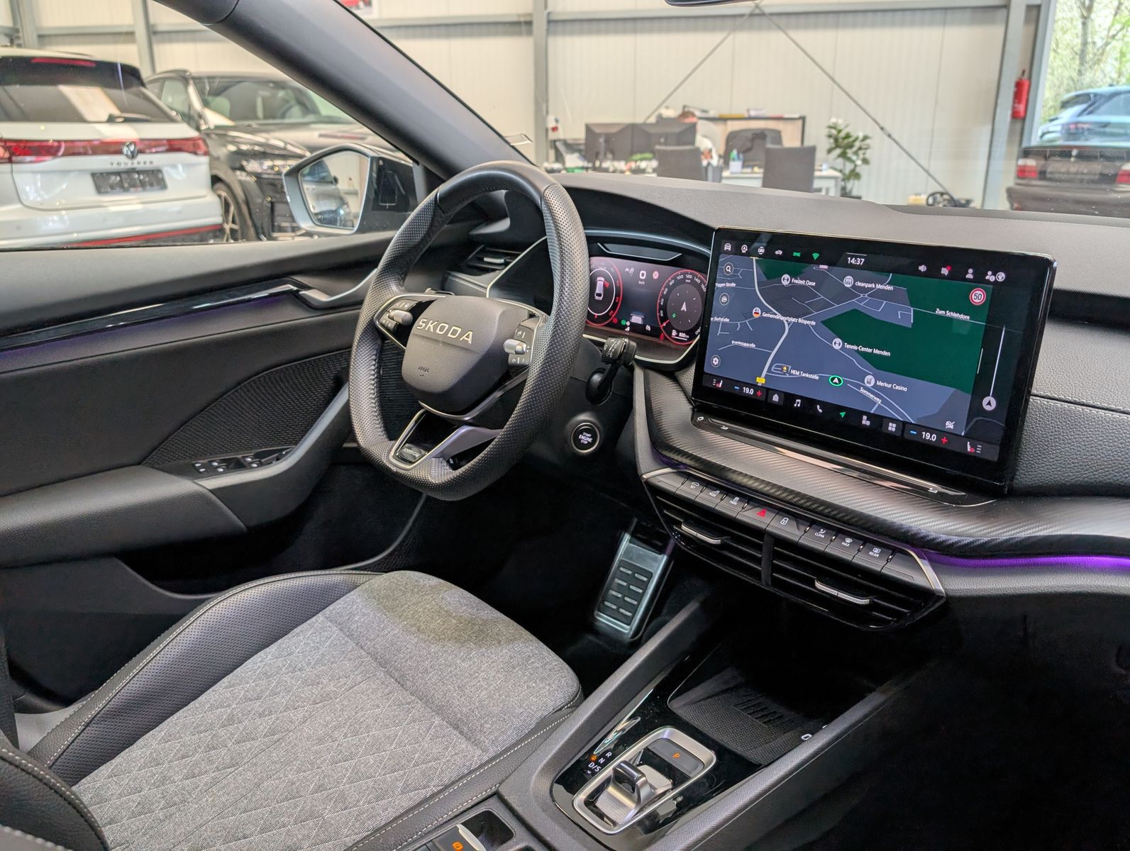 Fahrzeugabbildung SKODA Octavia 2.0 TDI DSG Sportline Matrix 5J-Garantie