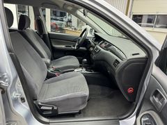 Fahrzeugabbildung Mitsubishi Lancer 1.6 Kombi Comfort / Automatik Klimaanlage