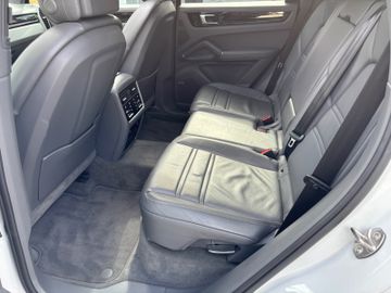 Porsche Cayenne - 12