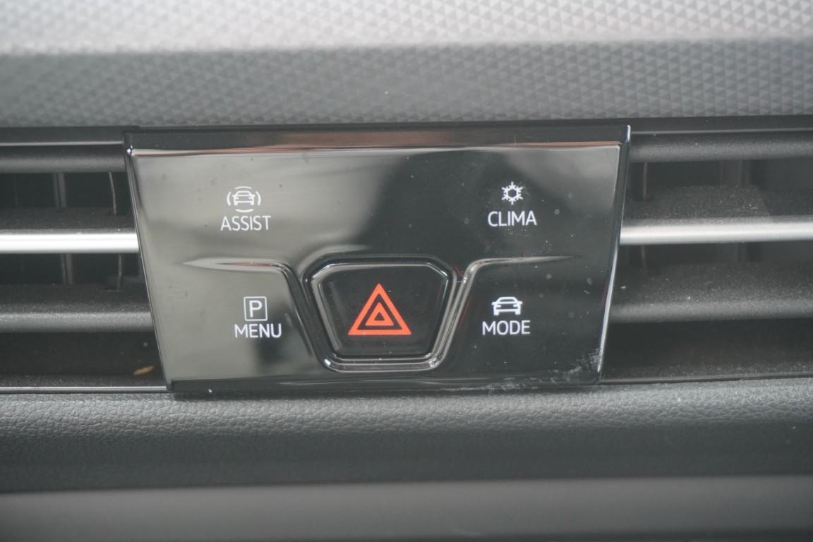 Volkswagen Golf VIII 1.5 eTSI DSG Active LED Standheizung, миниатюра 26