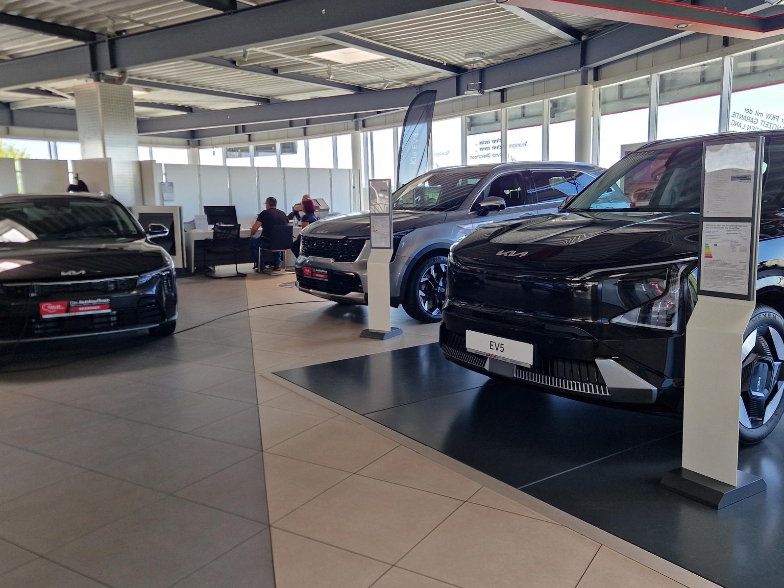 showroom-image-bottom