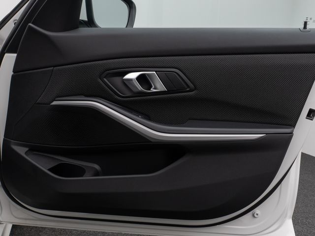 Foto Nummer 30: BMW 320e