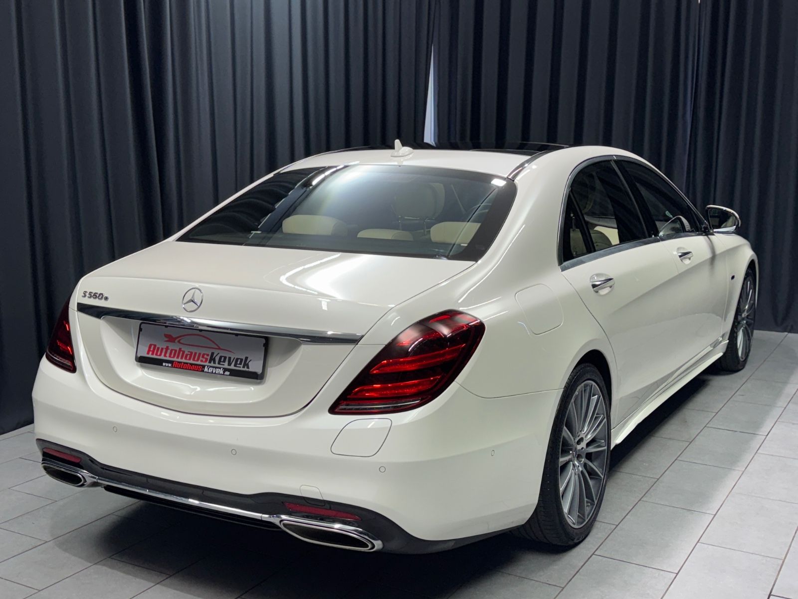 Fahrzeugabbildung Mercedes-Benz S 560e LANG|AMG-LINE|20"ZOLL|PANORAMA|ACC|VOLL