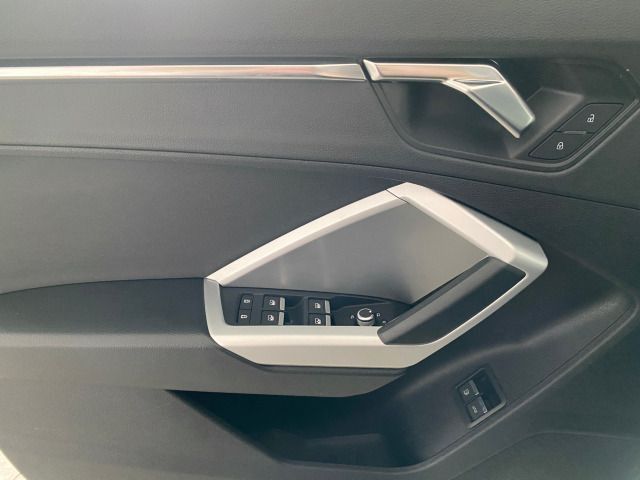 Q3 45 TFSIe S line S tronic AHK+NAVI+ACC
