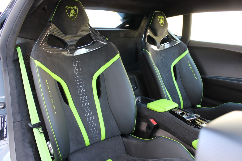 LAMBORGHINI Huracán Tecnica / CARBON INT/ FUNCTIONAL/ DAMISO LAMBORGHINI Huracán Tecnica / CARBON INT/ FUNCTIONAL/ DAMISO