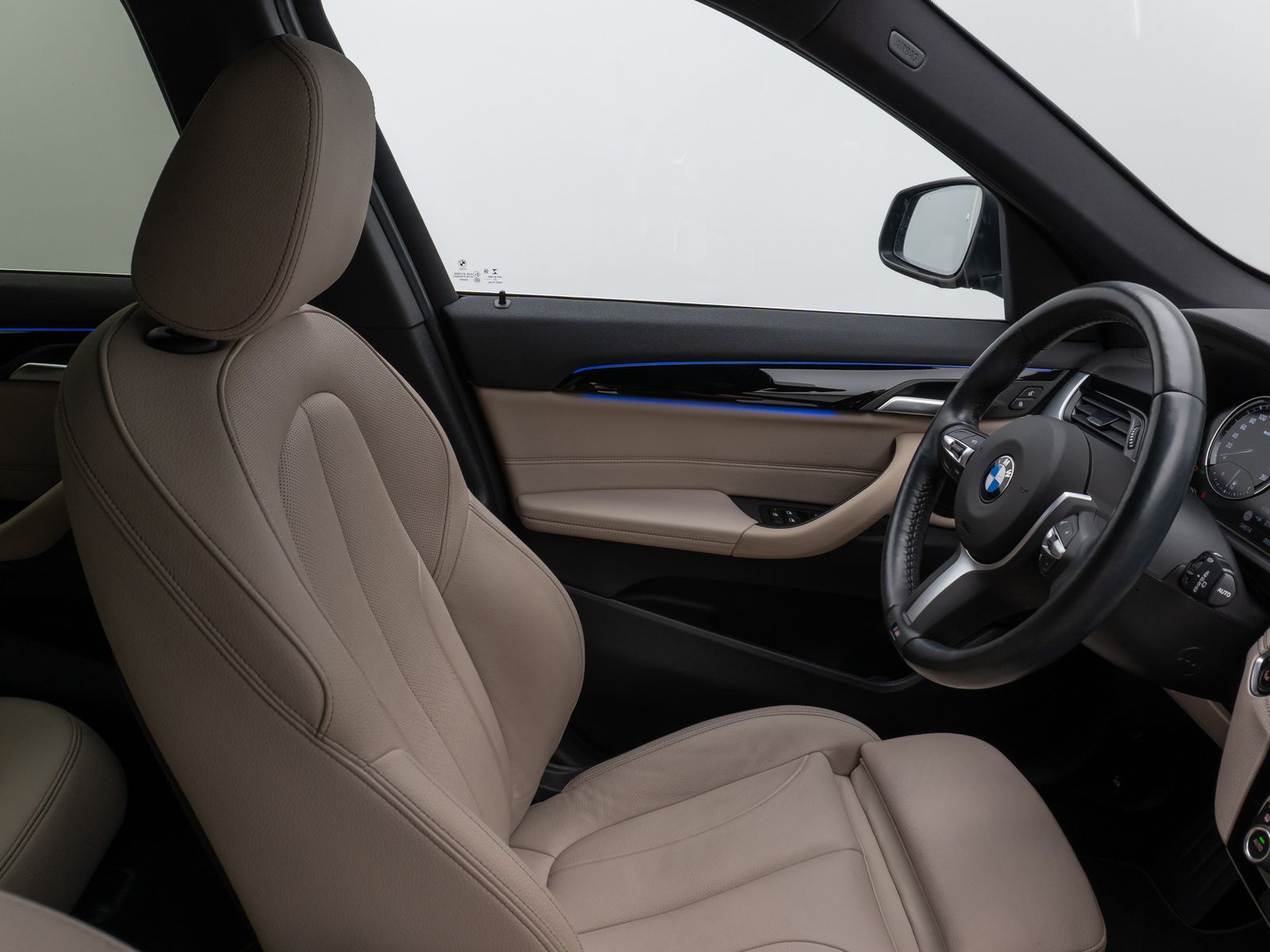Fahrzeugabbildung BMW X1 xD20i xLine Kamera HUD DAB HiFi Komfort Sport