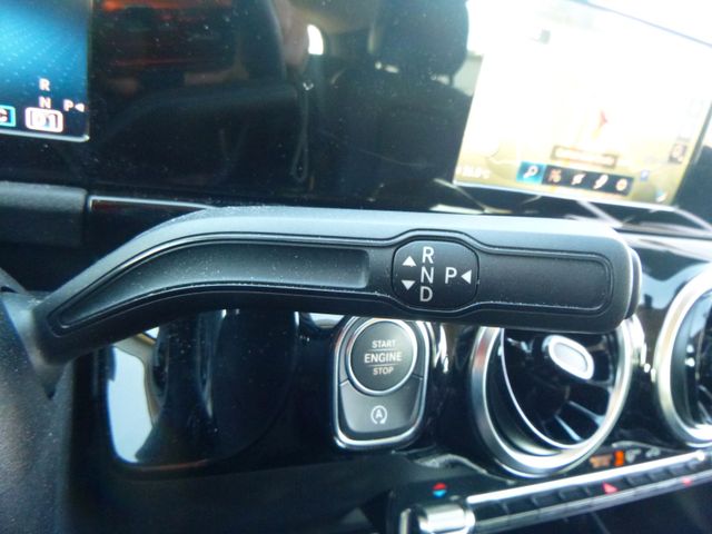 Fahrzeugabbildung Mercedes-Benz GLA 200 >AUT/LED/NAV/SHZ/Teilleder<