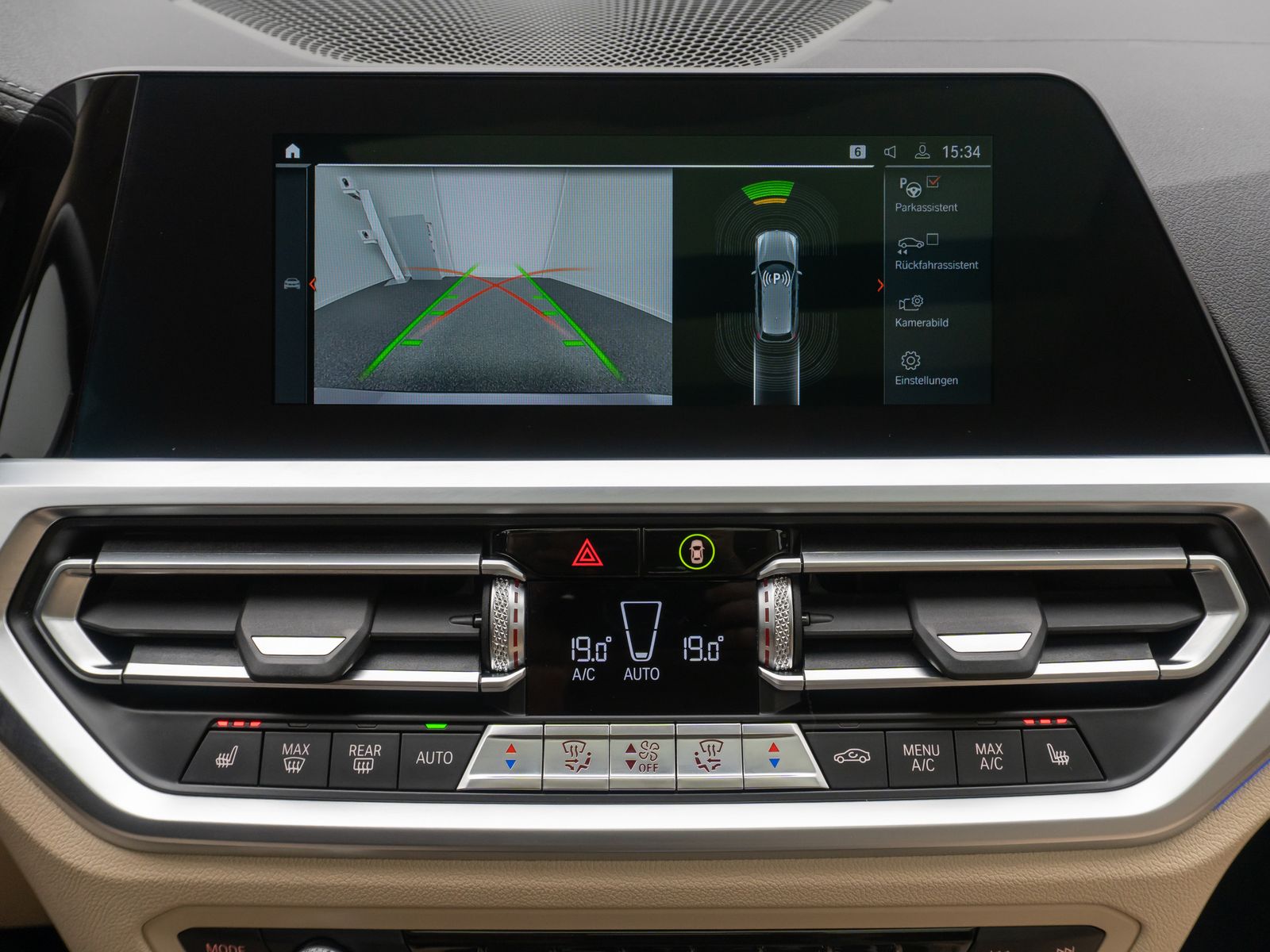 Fahrzeugabbildung BMW 320d Luxury Line HUD DAB Laser Kamera HiFi Leder
