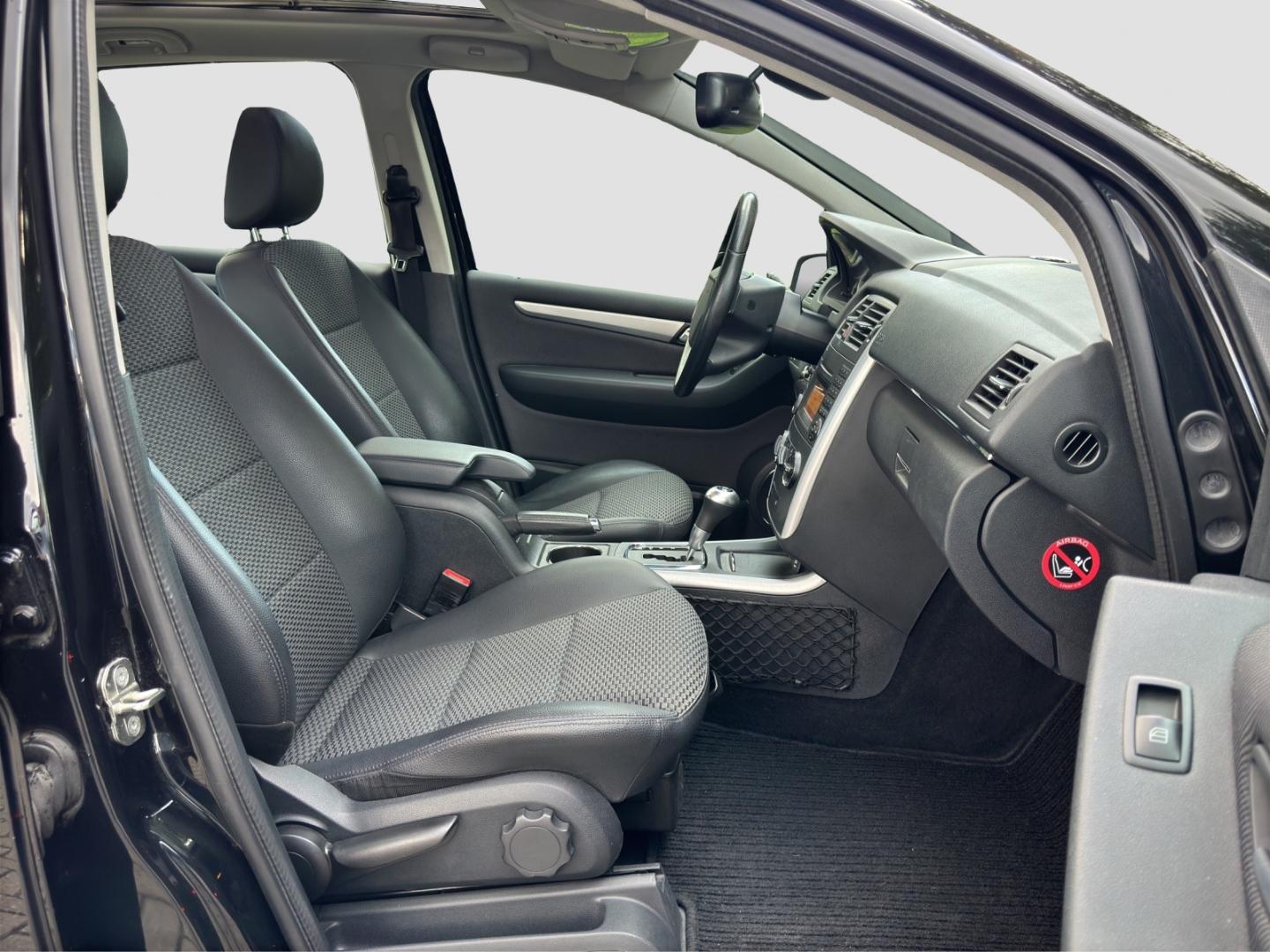 Mercedes-Benz B 180 8G KLIMA AUTOMATIK PANO TEMPO SHZ TÜV NEU