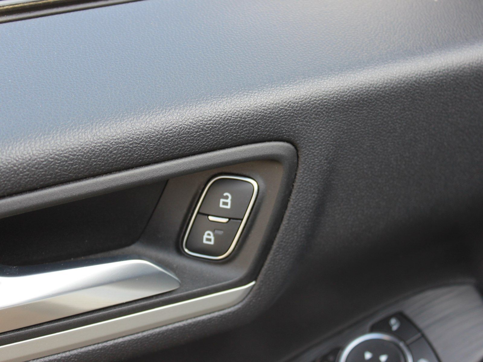 Fahrzeugabbildung Ford Kuga Plug-In Hybrid Cool & Connect 2,5 Duratec