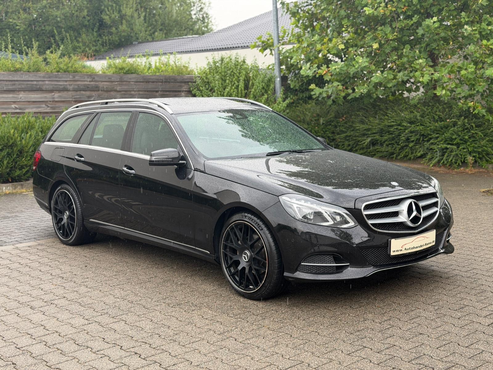Mercedes-Benz E200 CDI BlueTec Navi Schiebedach LED Teilleder