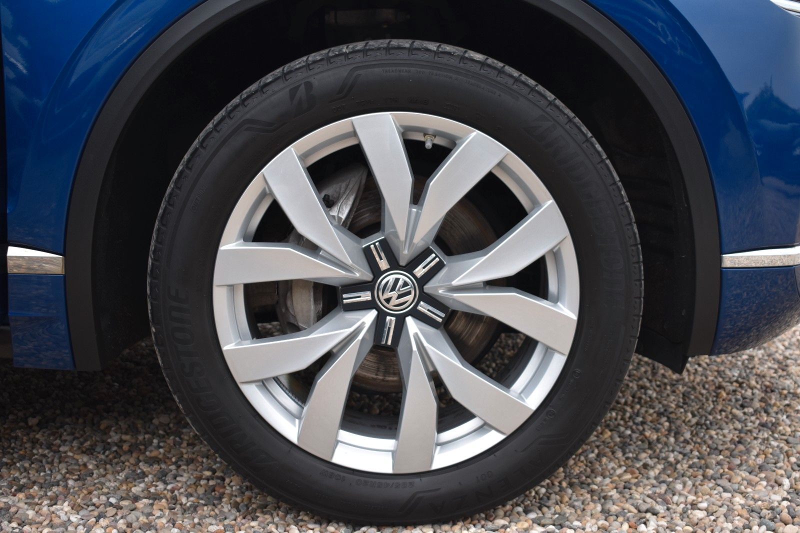 Fahrzeugabbildung Volkswagen Touareg Elegance 4Motion Liveco AHK Panorama Key